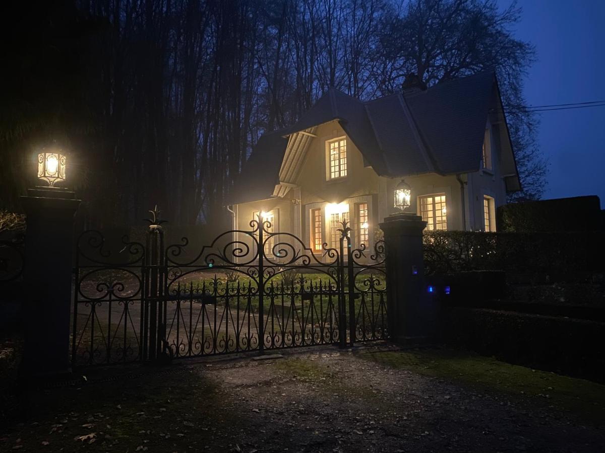 Holiday home La Maison Du Gardien, Chateau De Lavenue *