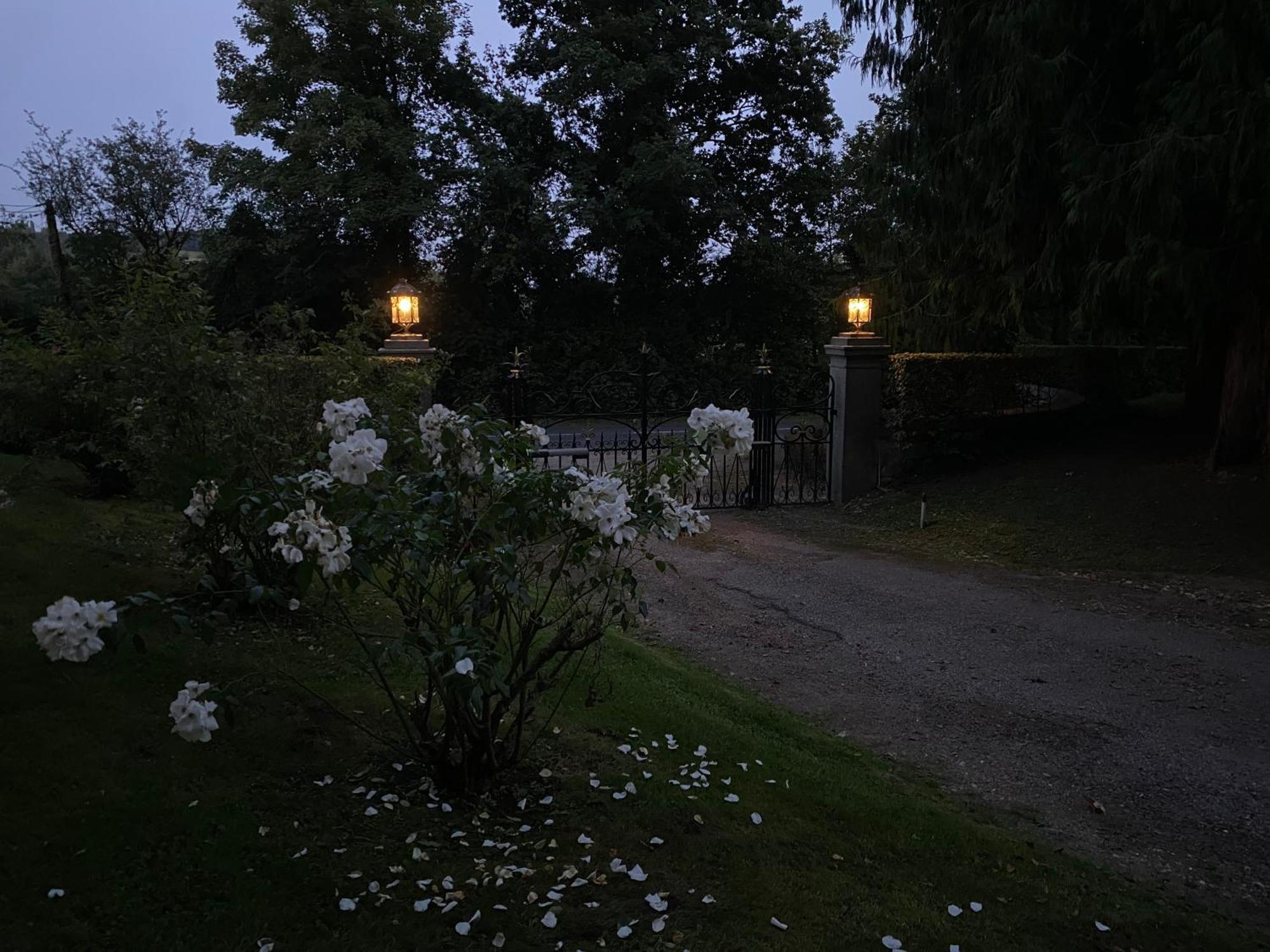 La Maison Du Gardien, Chateau De Lavenue Holiday home *